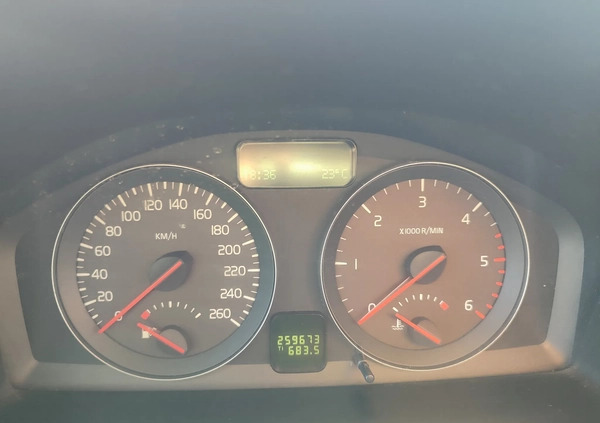 Volvo V50 cena 19000 przebieg: 259000, rok produkcji 2011 z Toruń małe 92